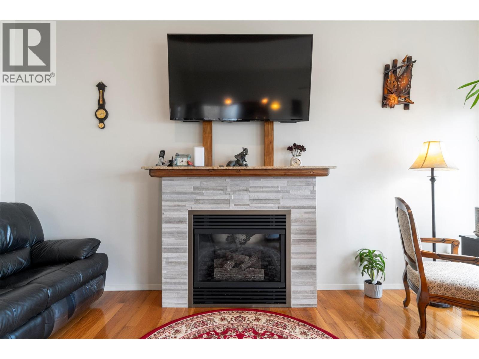 1280 Lakeshore Road NE - 5
