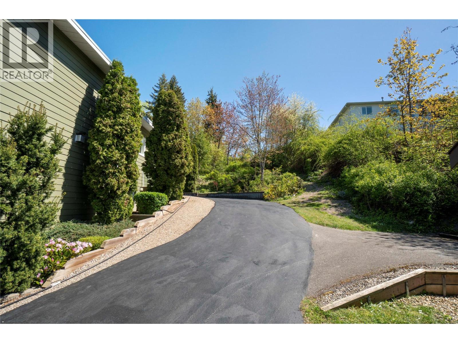 1280 Lakeshore Road NE - 77