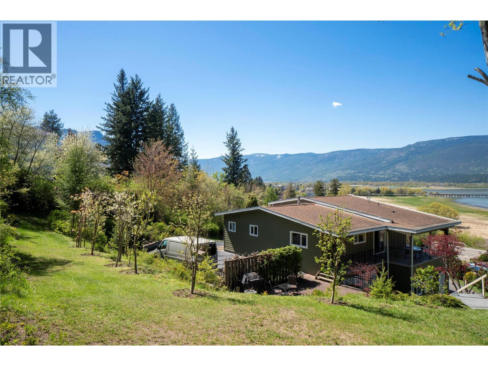 1280 Lakeshore Road NE - 81