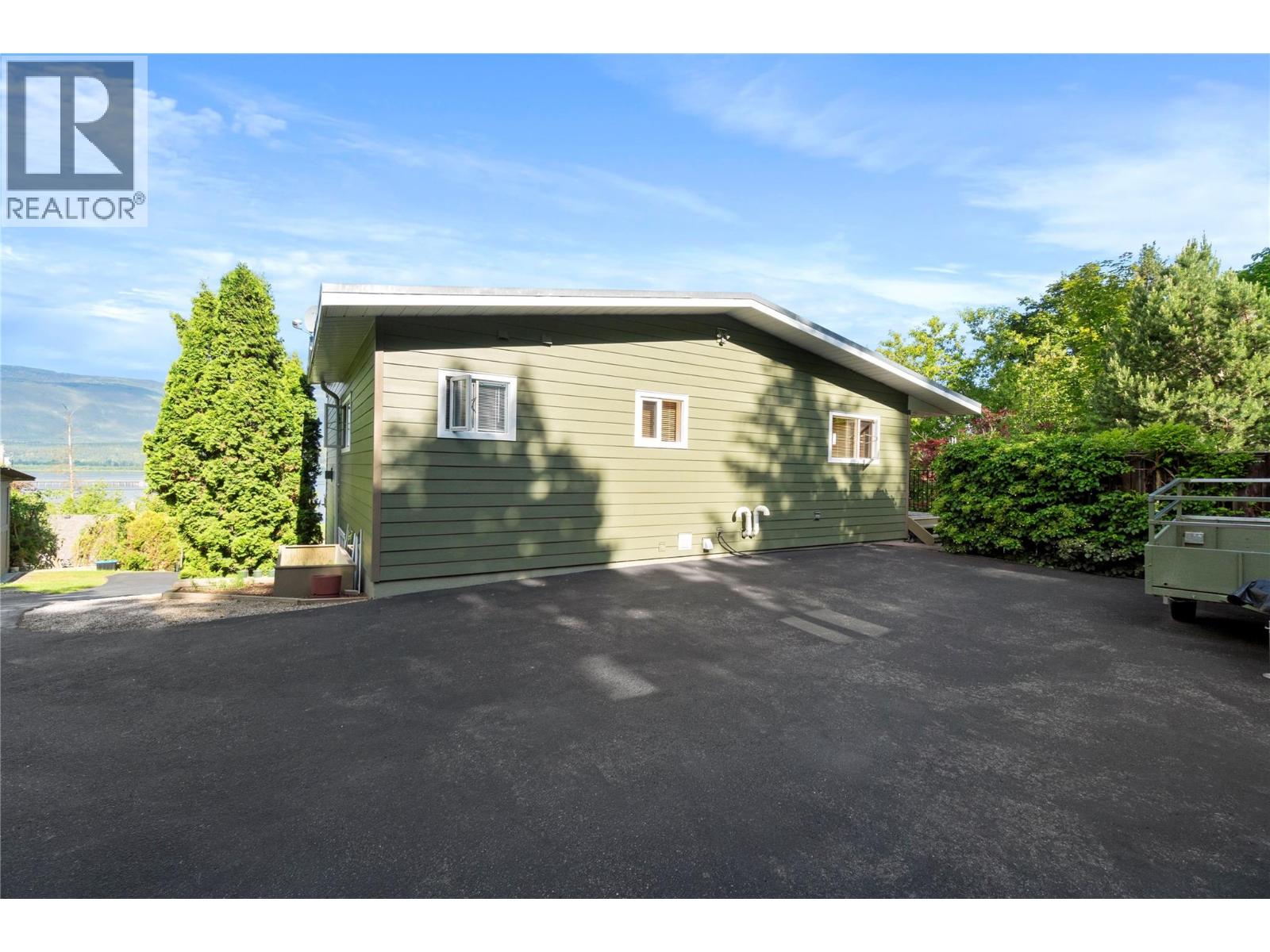 1280 Lakeshore Road NE - 52