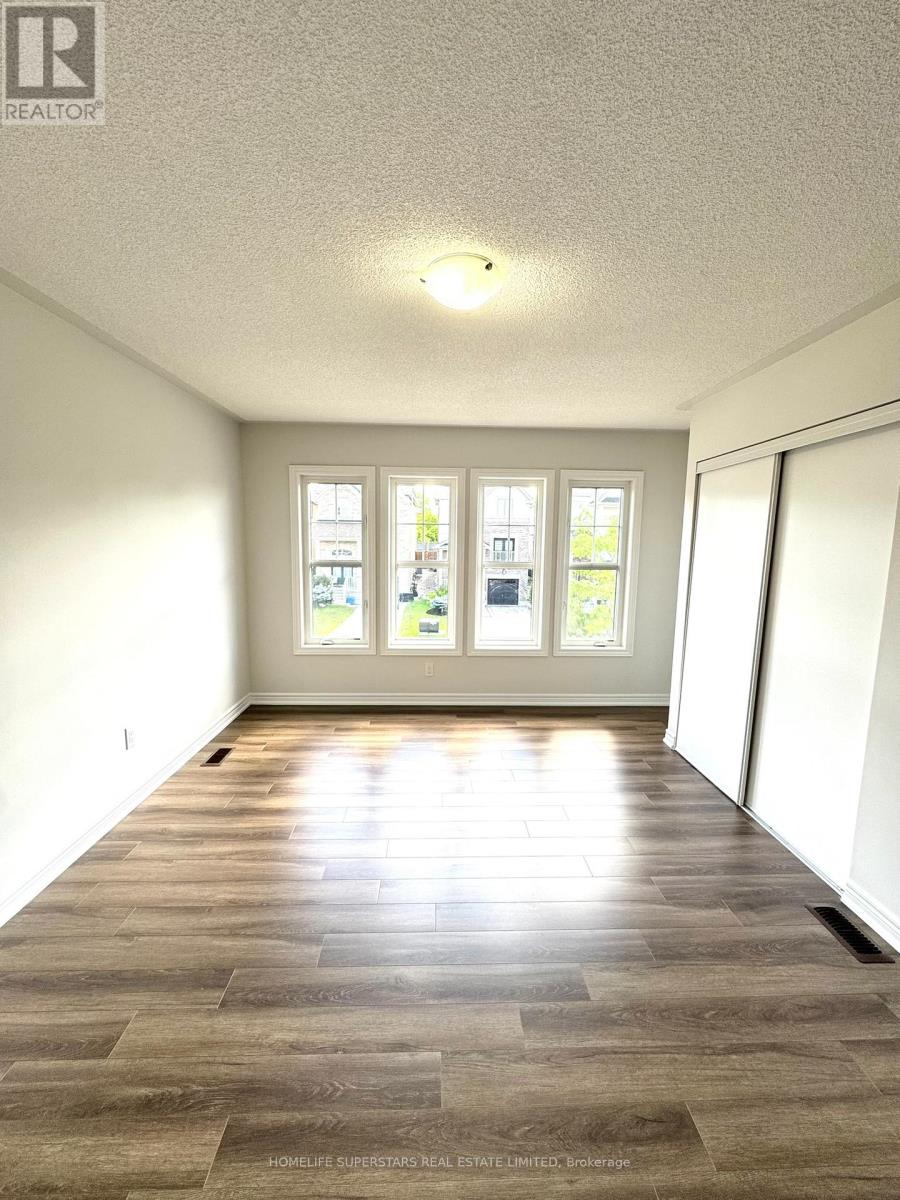 84 BELL AVENUE - 25