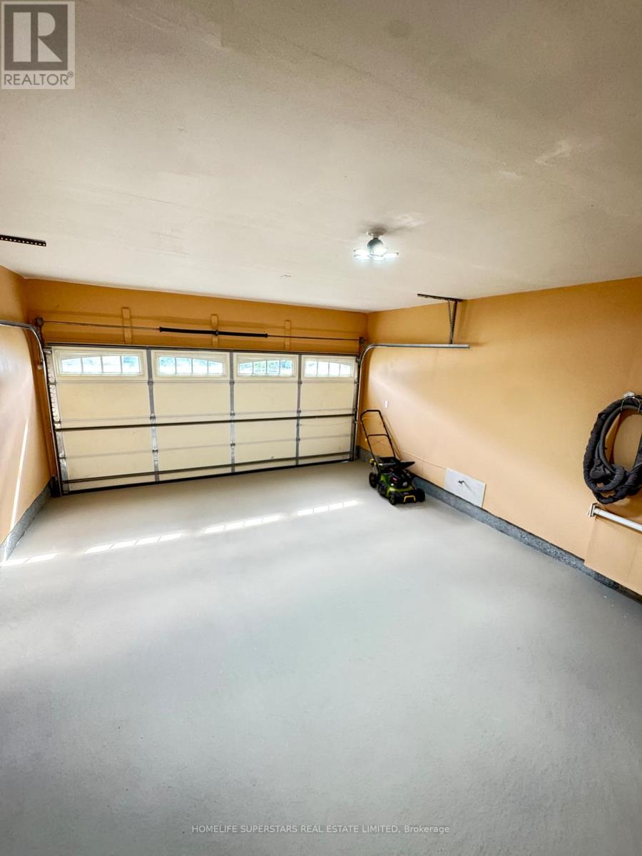 84 BELL AVENUE - 43