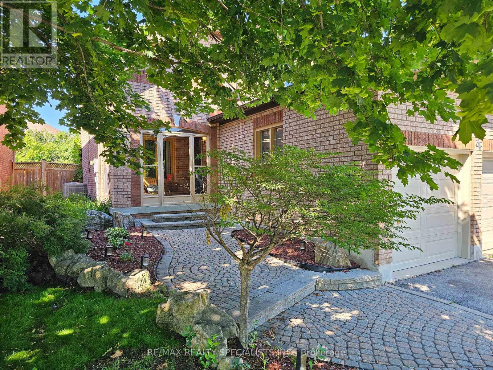 34 KILLALOE CRESCENT - 4