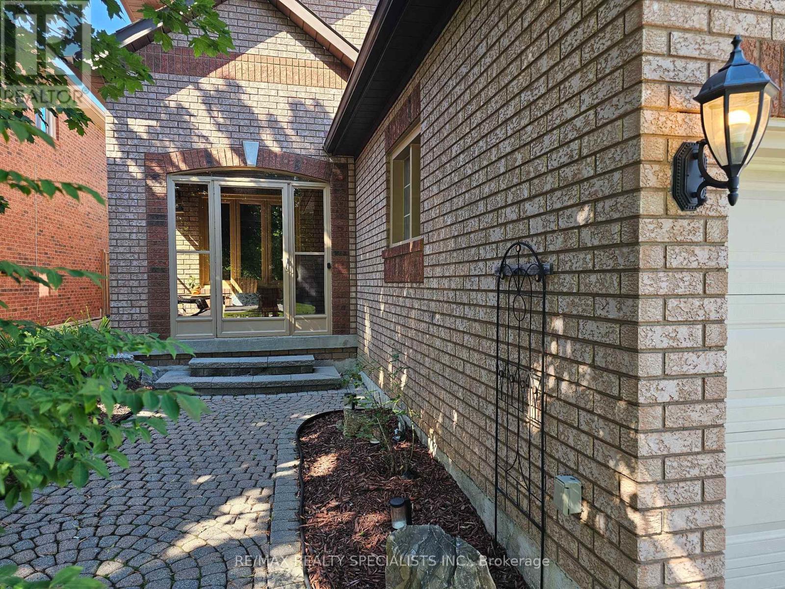 34 KILLALOE CRESCENT - 5
