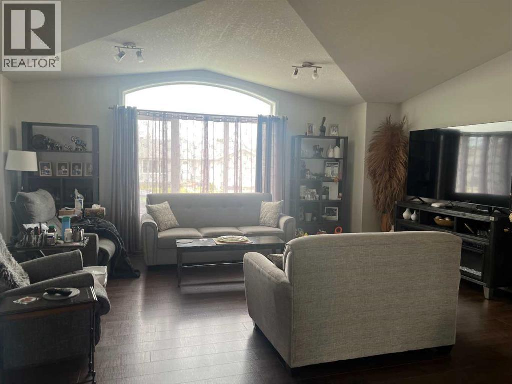 807 8A Avenue - 12