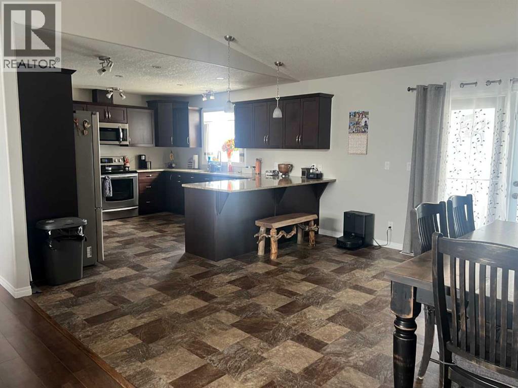 807 8A Avenue - photo 3