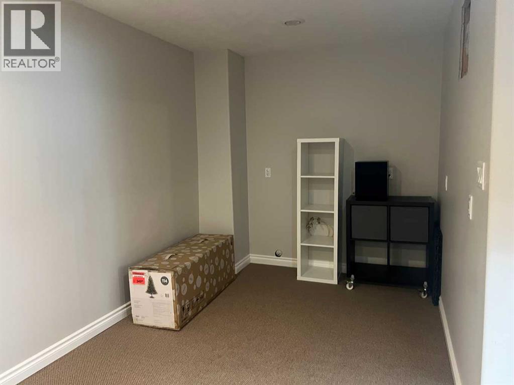 807 8A Avenue - 28
