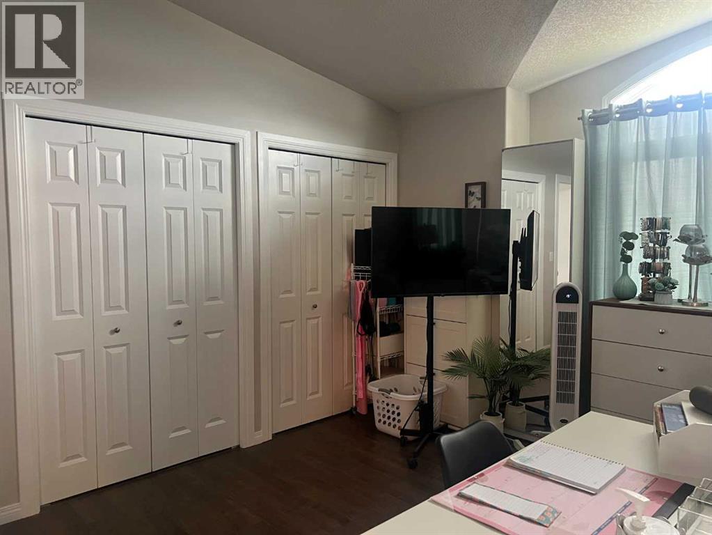 807 8A Avenue - 20
