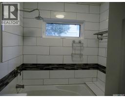 110 7th Avenue W, Kindersley, SK S0L1S0 Photo 17