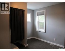 110 7th Avenue W, Kindersley, SK S0L1S0 Photo 21
