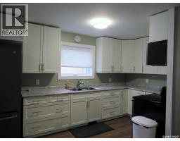110 7th Avenue W, Kindersley, SK S0L1S0 Photo 12