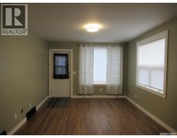 110 7th Avenue W, Kindersley, SK S0L1S0 Photo 11