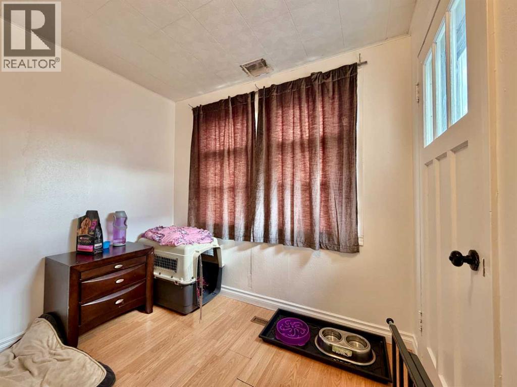 10122 106 Avenue - 32