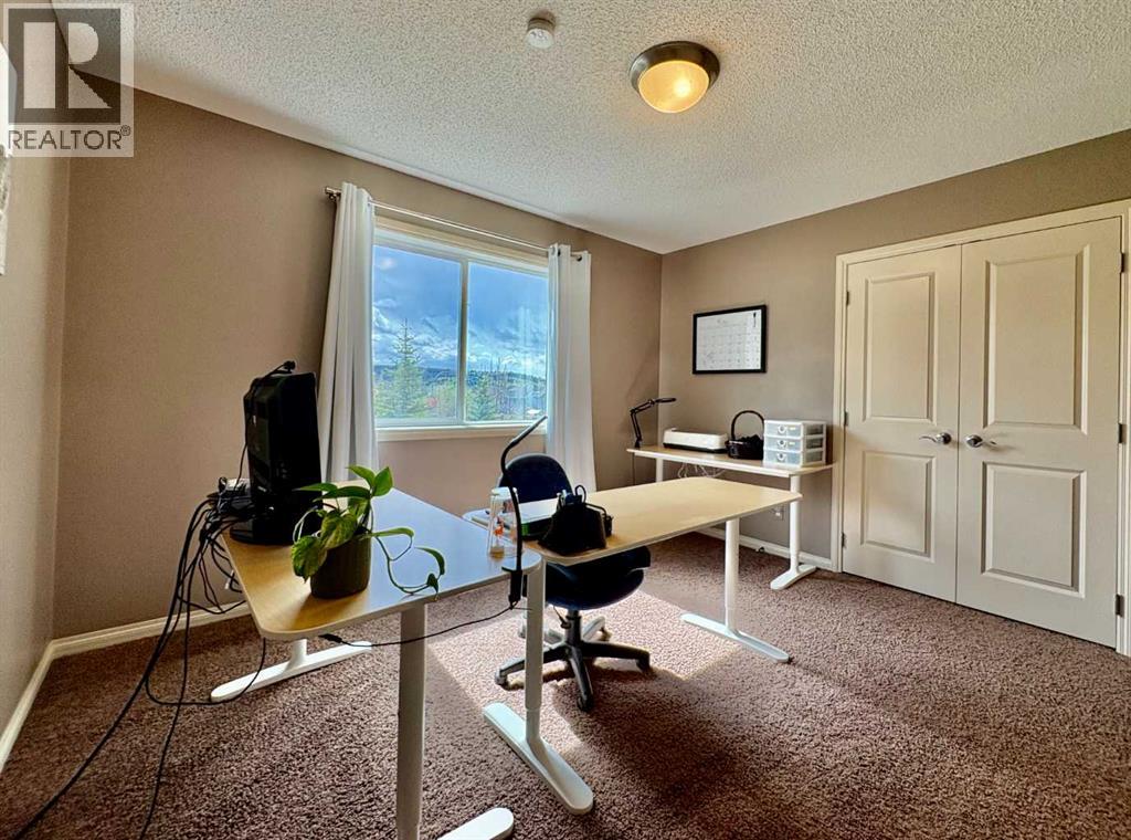 8 Sunset Square - 28