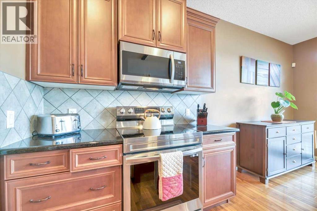 8 Sunset Square - 19