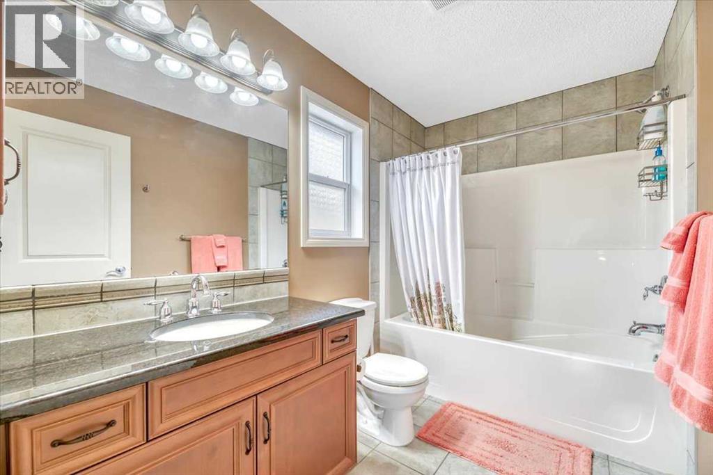 8 Sunset Square - 26