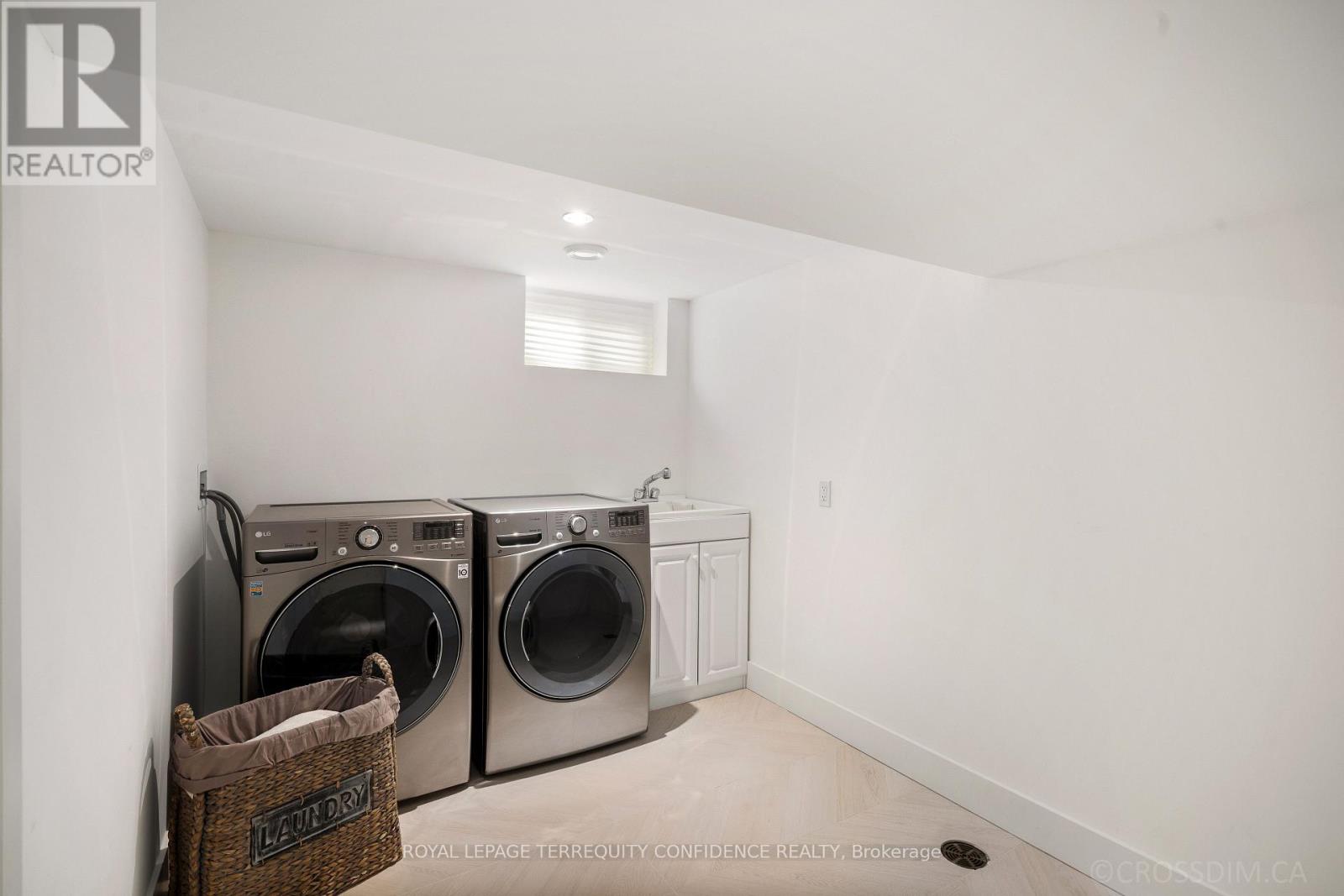 58 SHIPPIGAN CRESCENT - 24