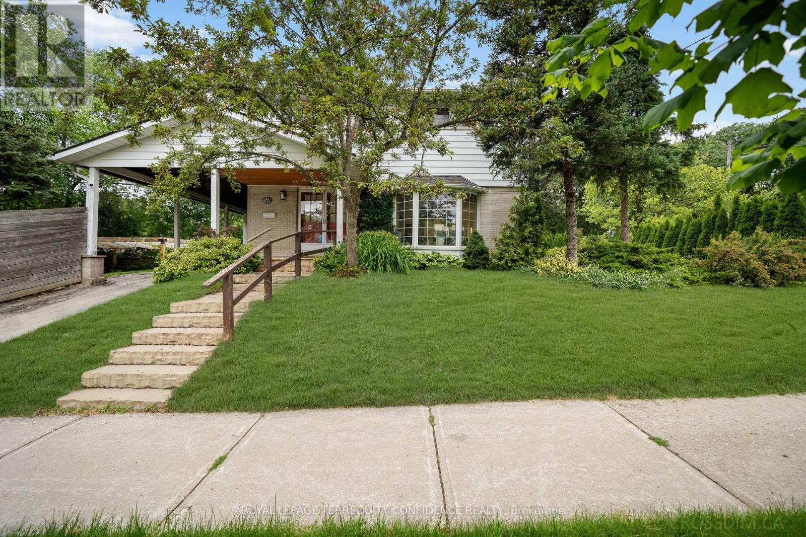 58 SHIPPIGAN CRESCENT - 40