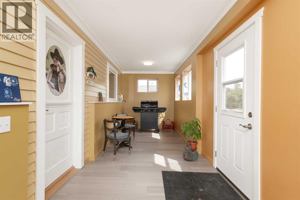 606 5 Street - 3