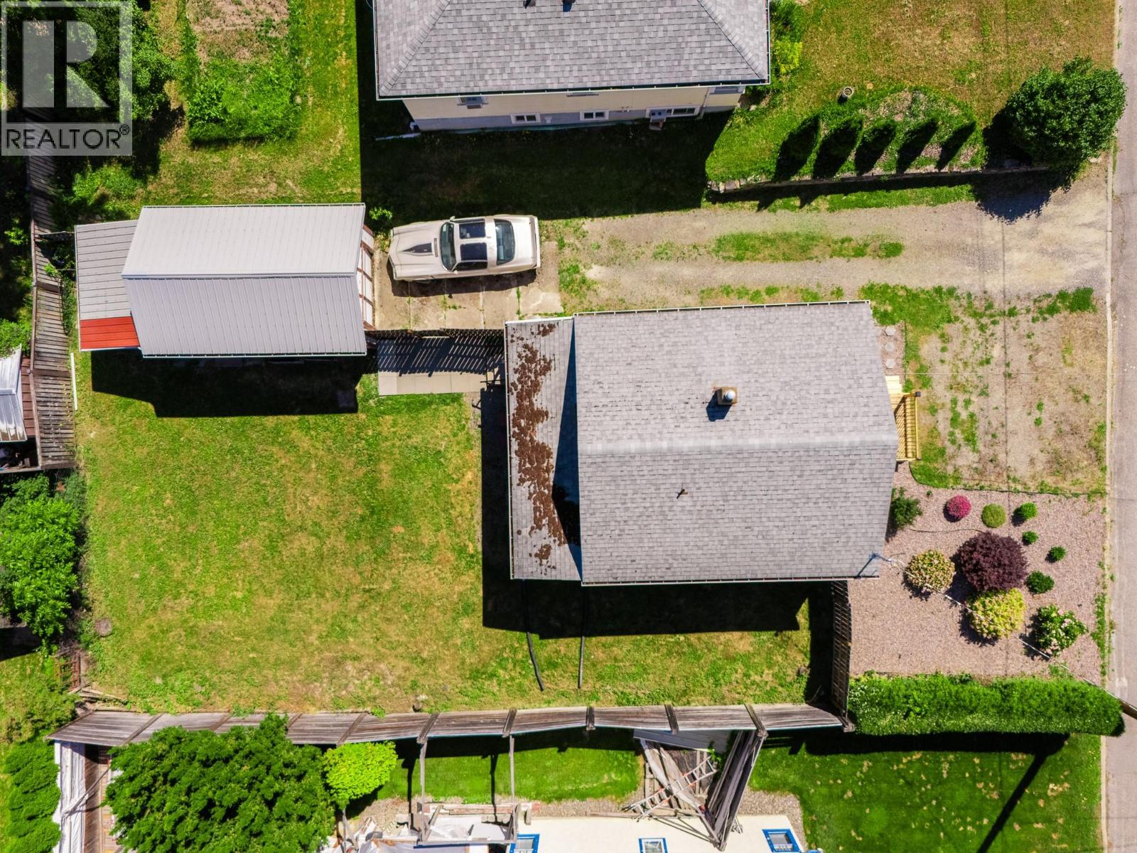 820 IBBITSON Street - 25