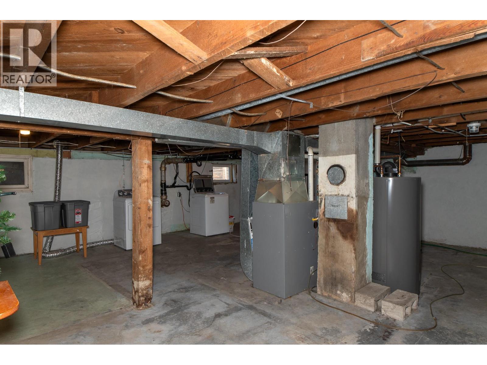 820 IBBITSON Street - 16