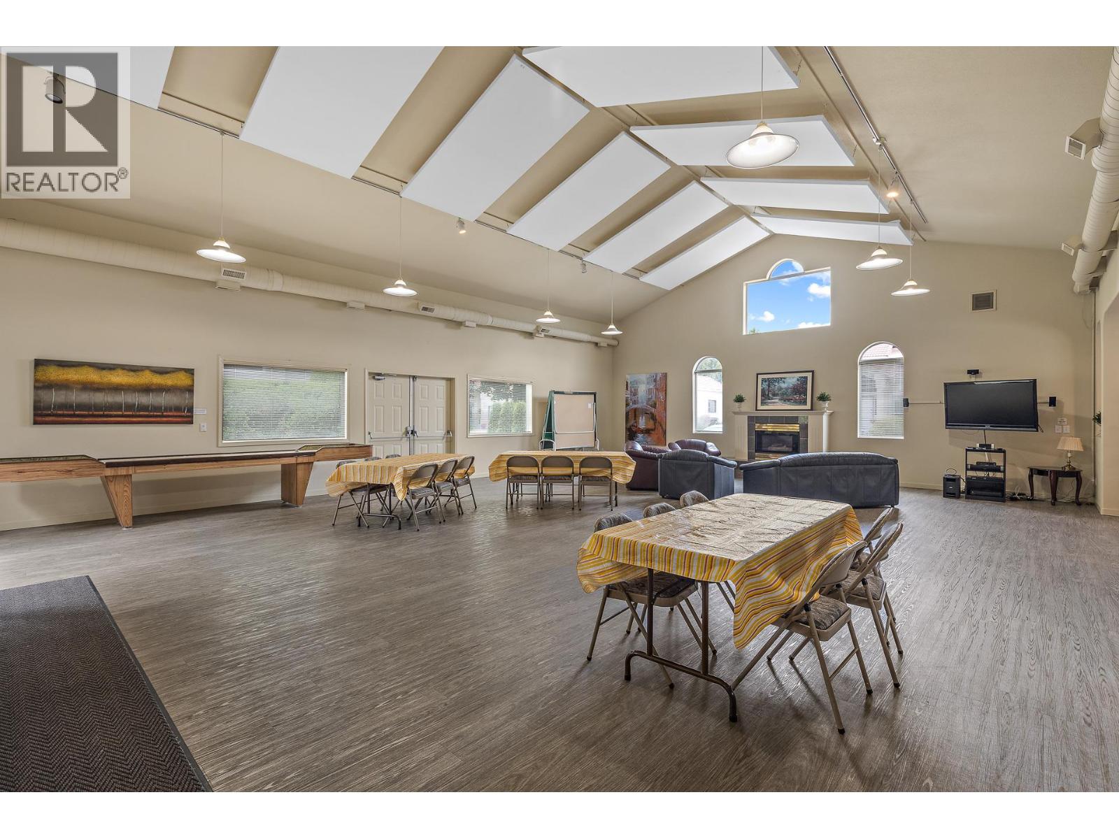 111 650 Lexington Drive, Kelowna