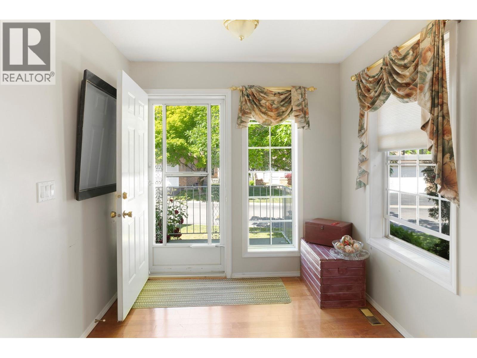 #14 310 6th Avenue S - 6