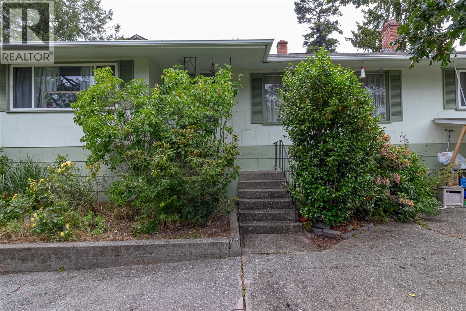 4021 Glanford Ave - 1
