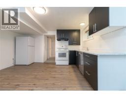 4021 Glanford Ave, Saanich, BC V8Z3Z7 Photo 22