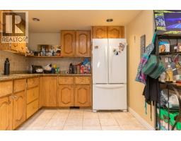 Kitchen - 4021 Glanford Ave, Saanich, BC V8Z3Z7 Photo 7