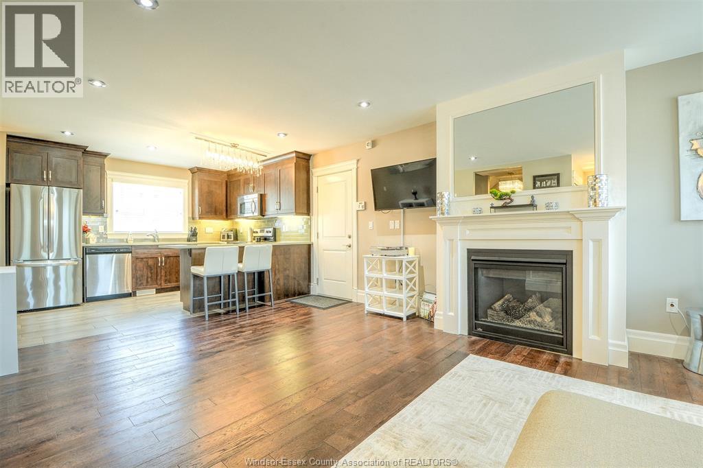#112 8475 WYANDOTTE STREET East - 11