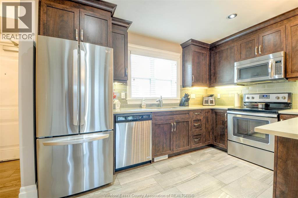 #112 8475 WYANDOTTE STREET East - 6