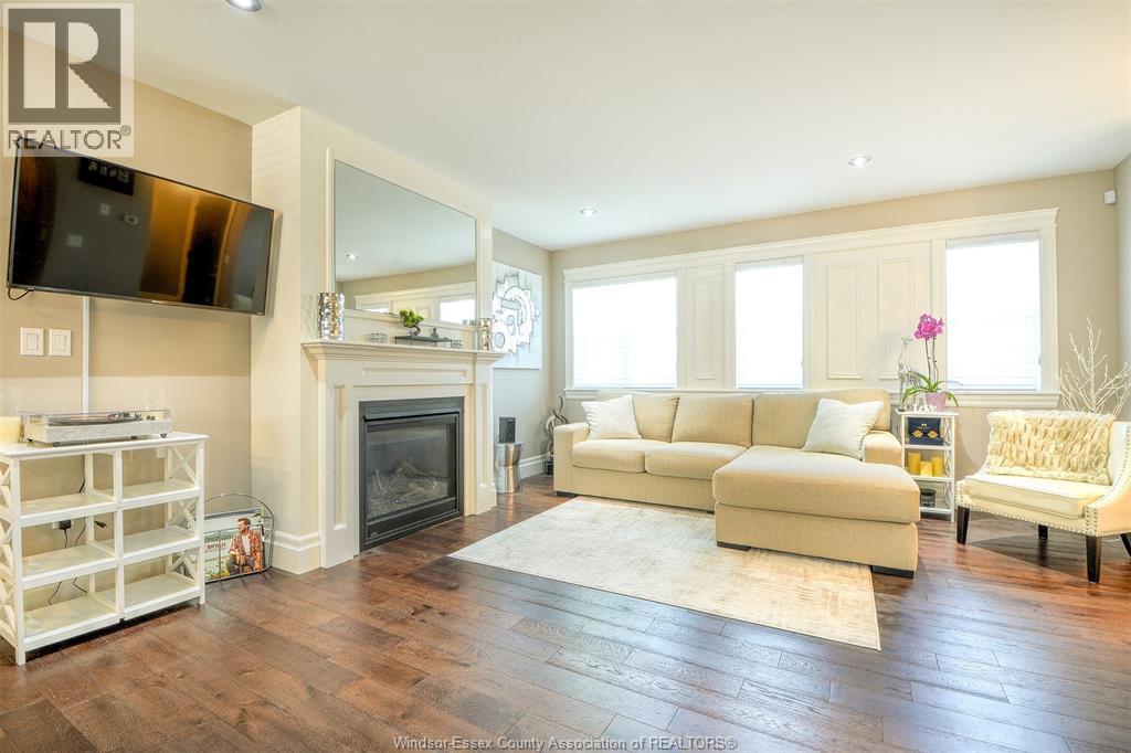 #112 8475 WYANDOTTE STREET East - Image 9