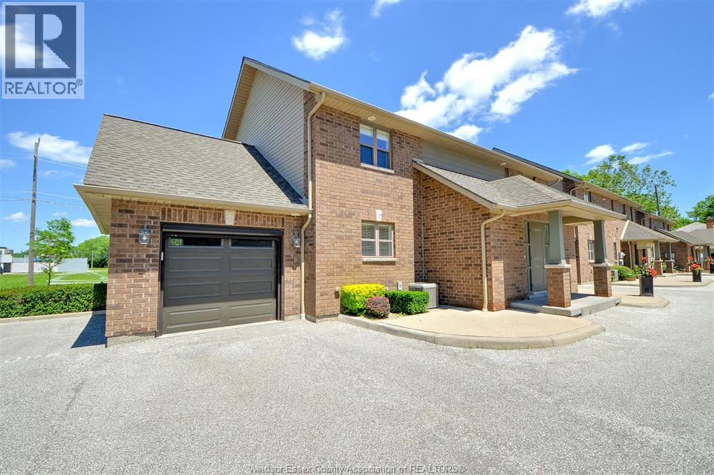 #112 8475 WYANDOTTE STREET East - 4