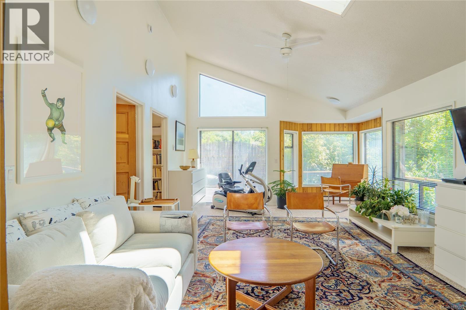 1334 Chesterman Beach Rd - 14