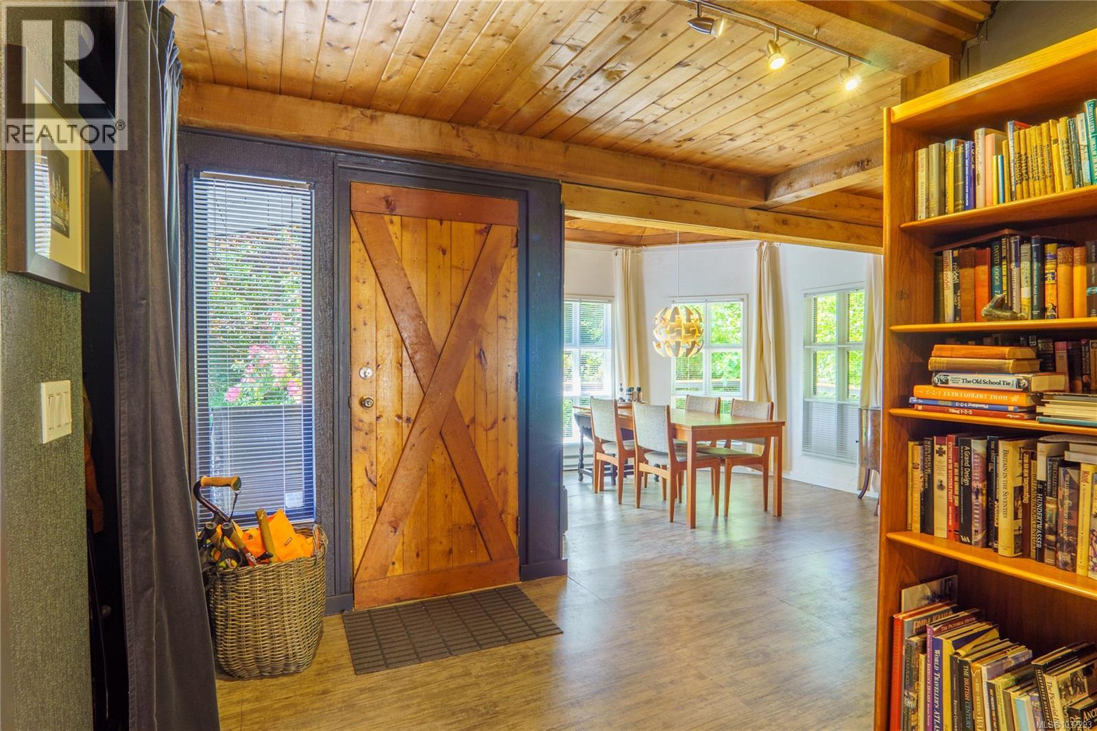 1334 Chesterman Beach Rd - 12