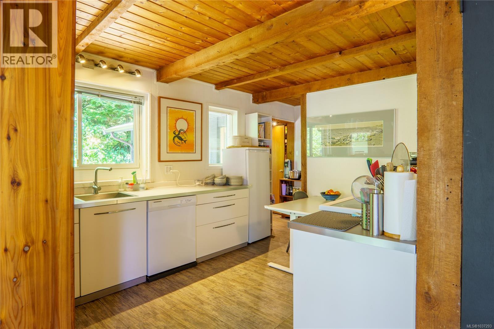 1334 Chesterman Beach Rd - 4