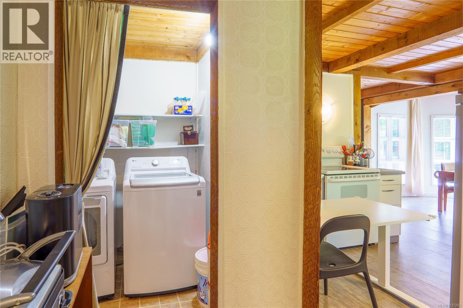 1334 Chesterman Beach Rd - 11
