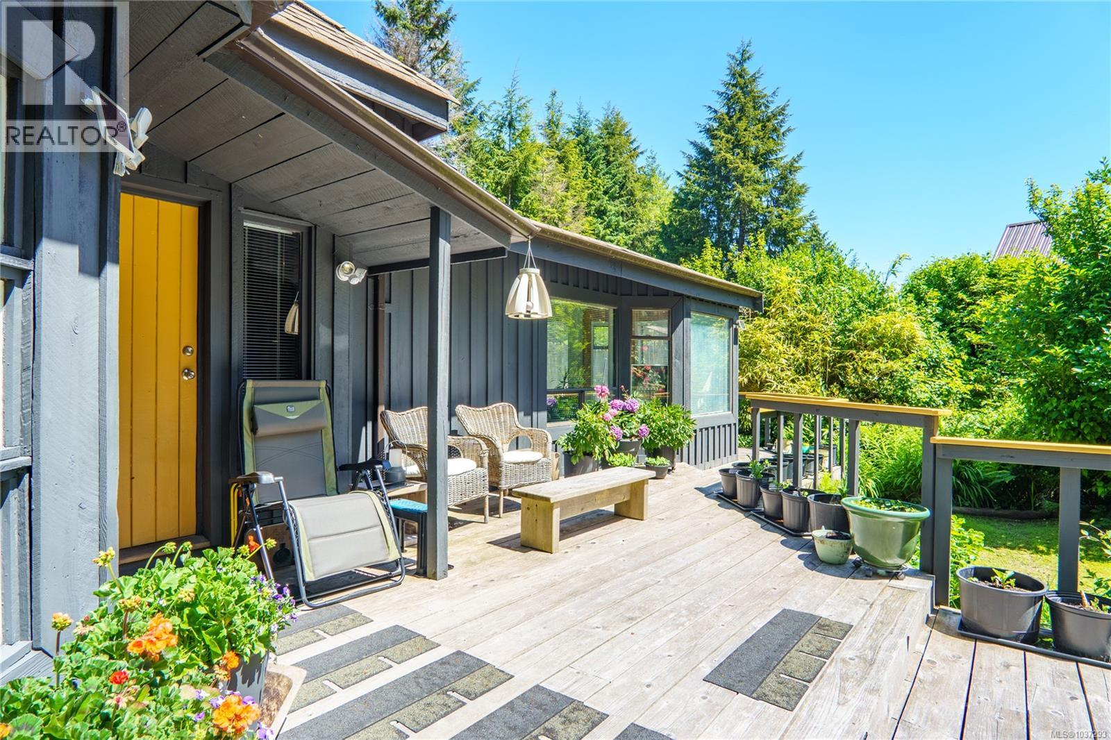 1334 Chesterman Beach Rd - 26