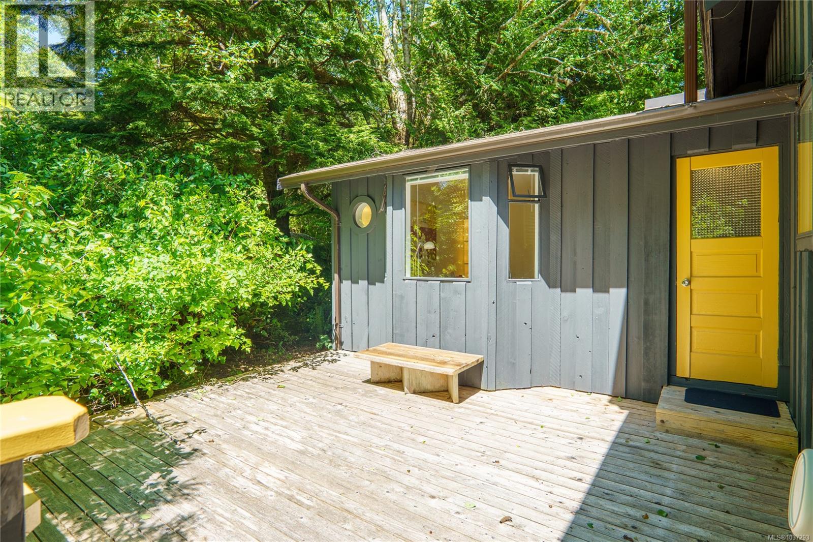1334 Chesterman Beach Rd - 29