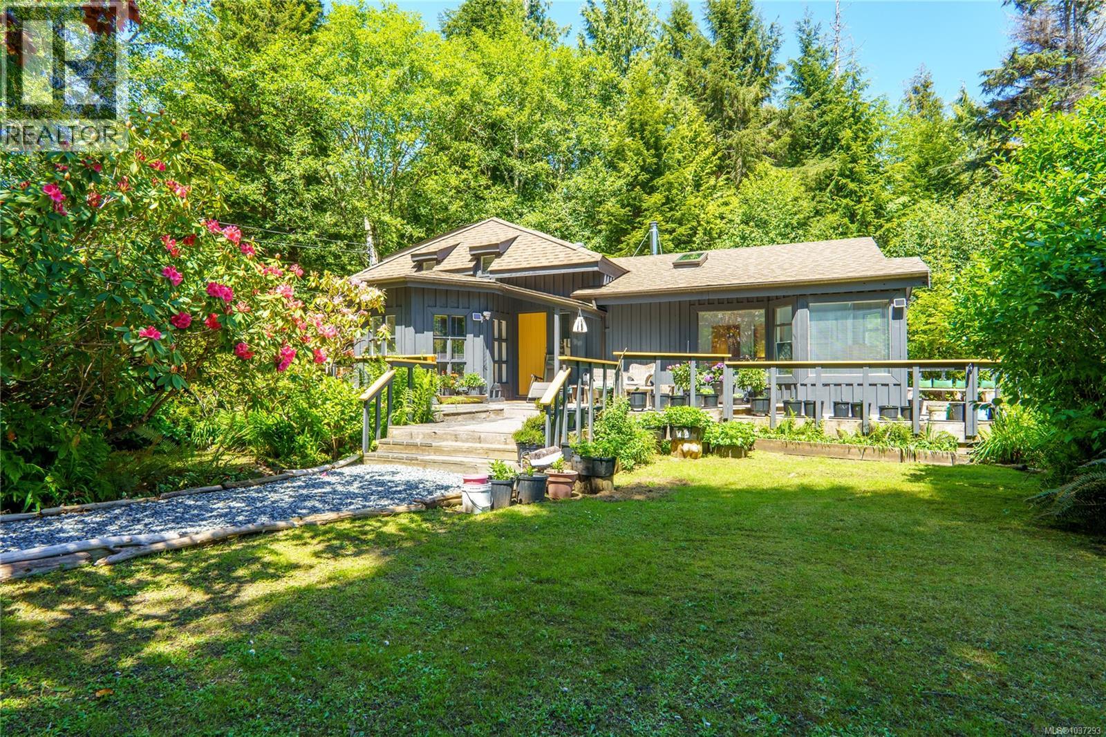 1334 Chesterman Beach Rd - 1