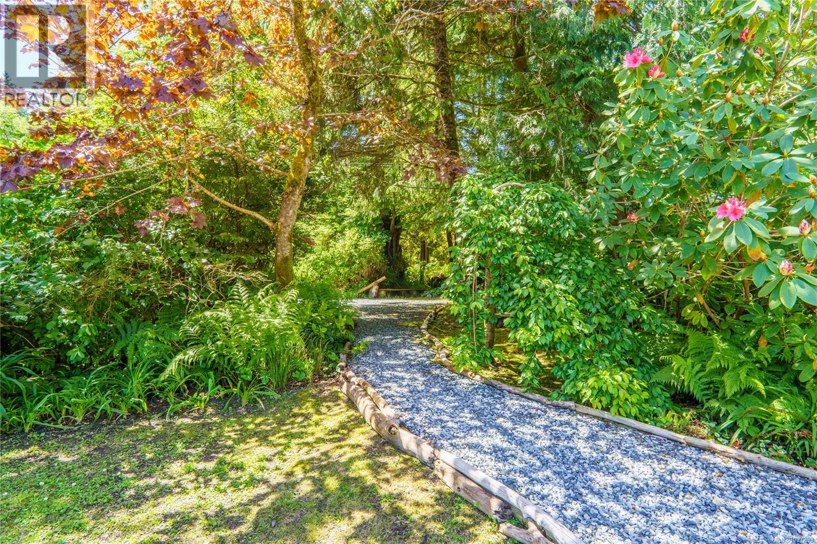 1334 Chesterman Beach Rd - 25