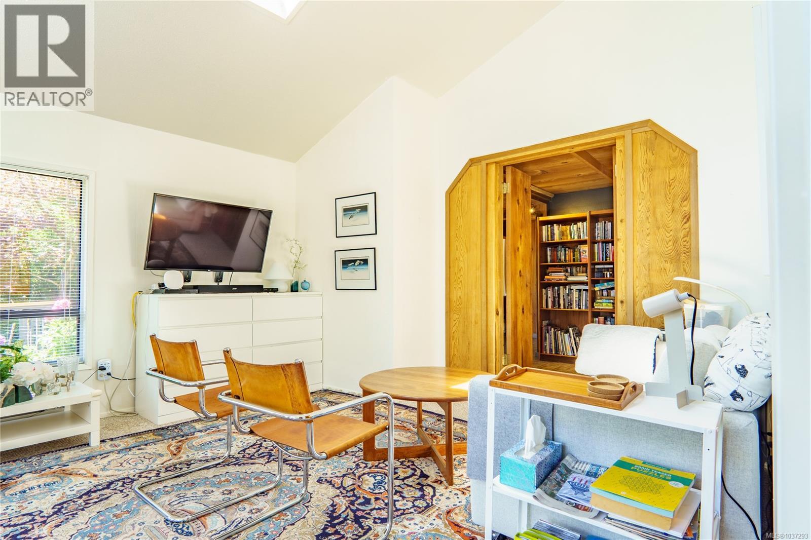 1334 Chesterman Beach Rd - 16