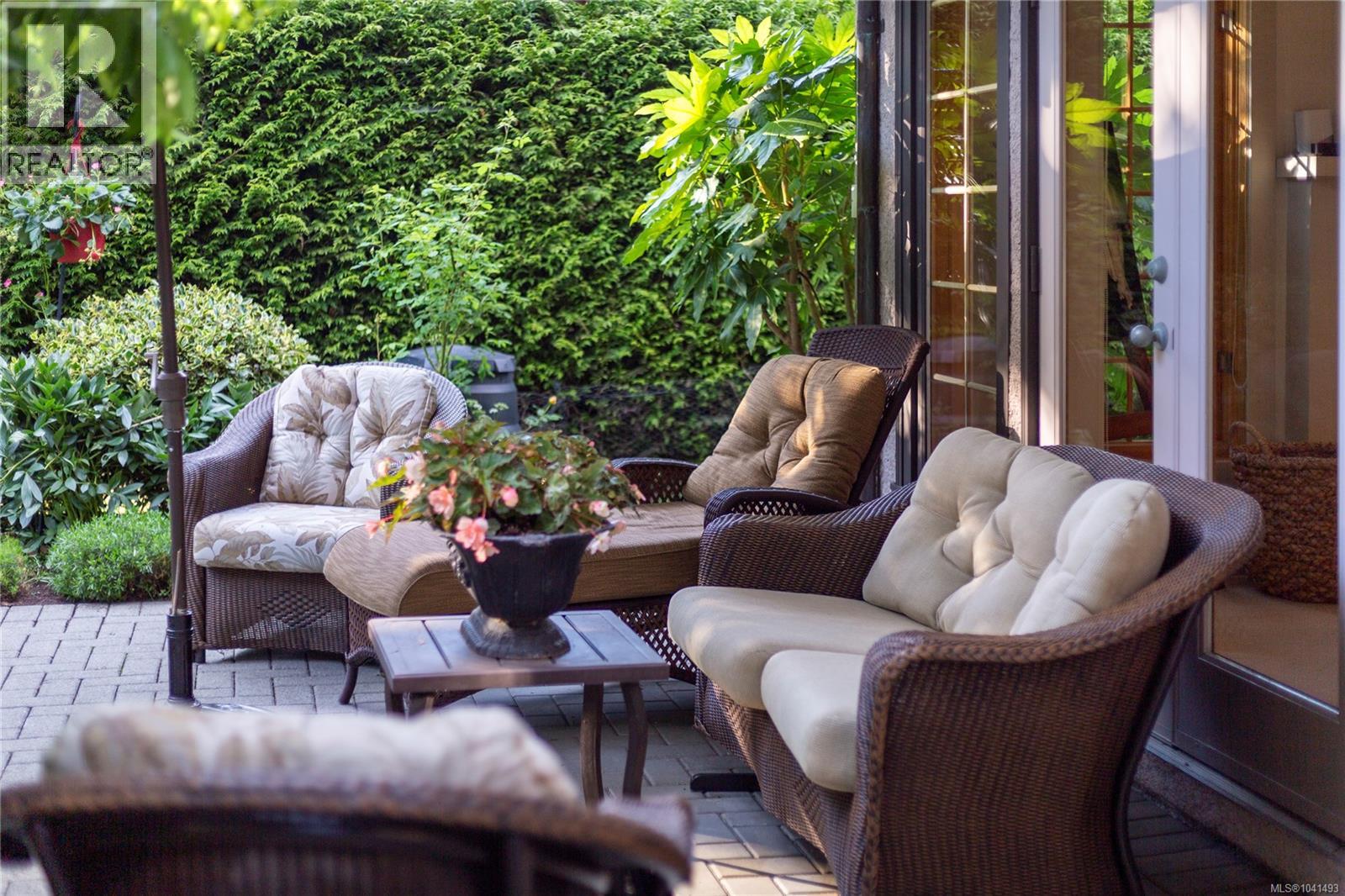 586 Island Rd - 29