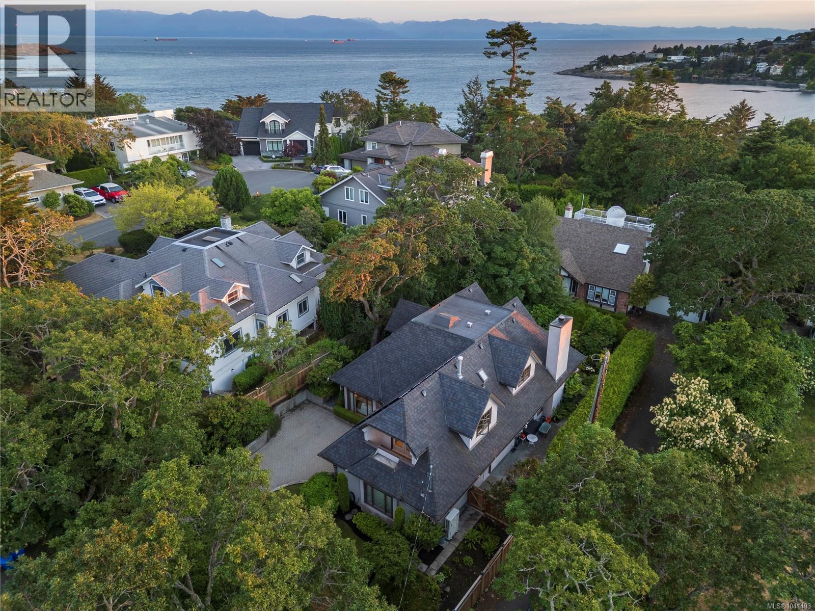 586 Island Rd - 30