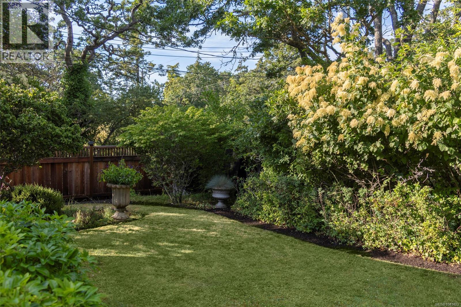 586 Island Rd - 36