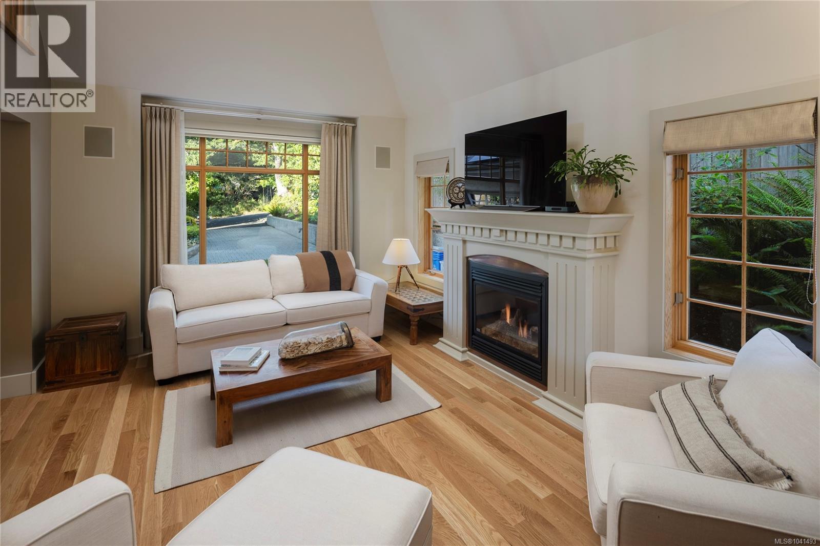 586 Island Rd - 4