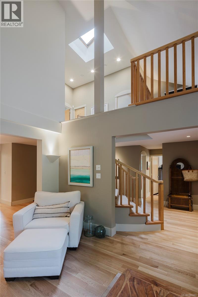 586 Island Rd - 6