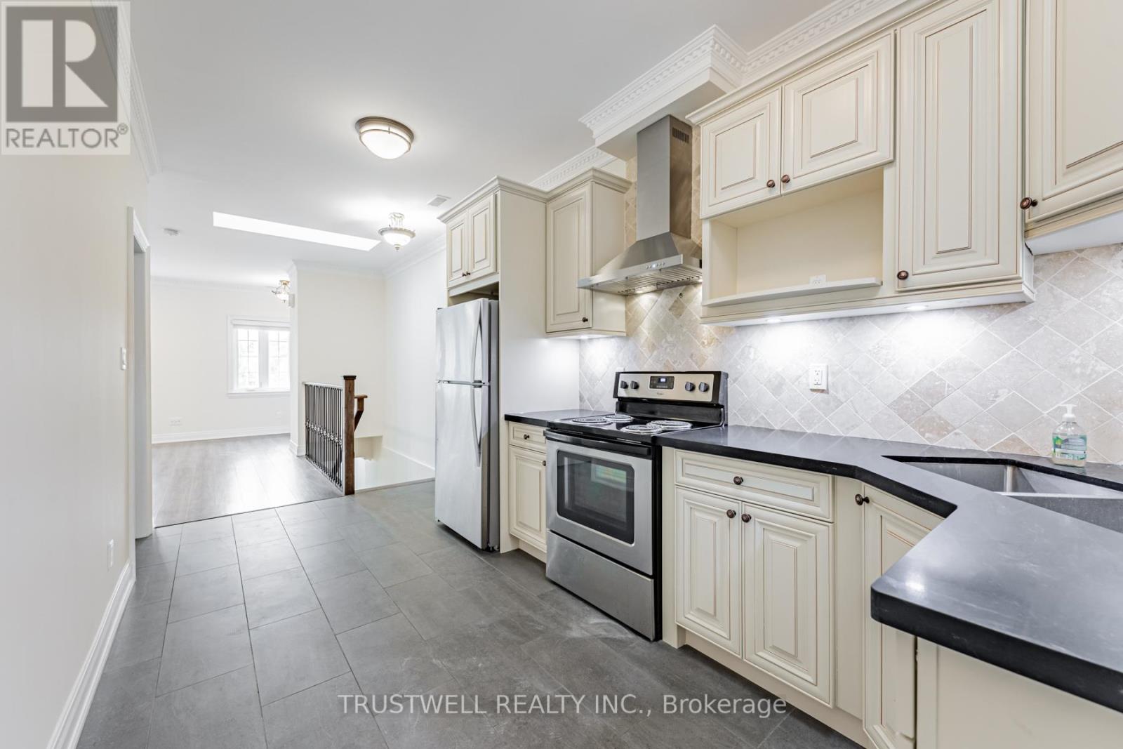 142 BORDEN STREET - 13