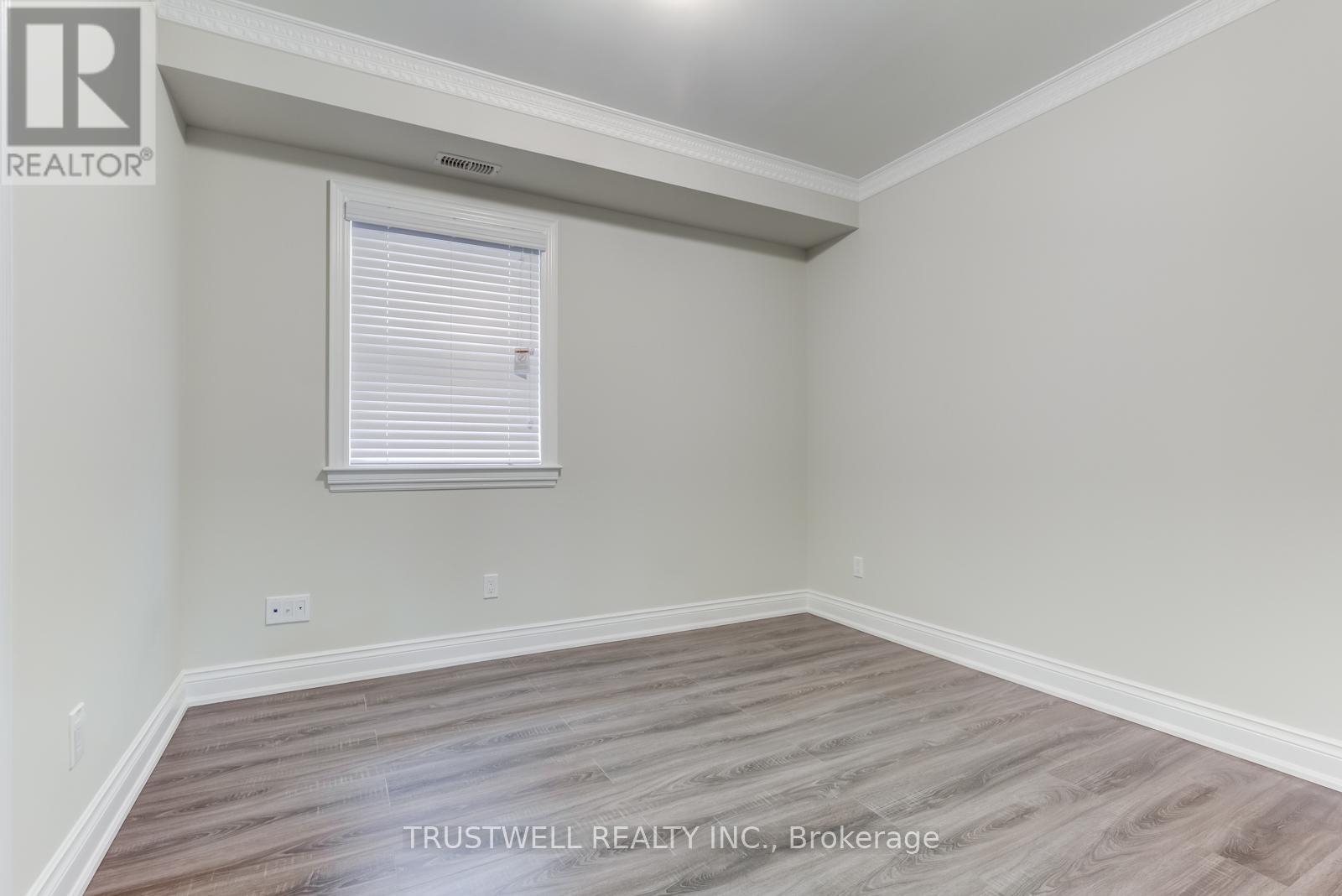 142 BORDEN STREET - 33
